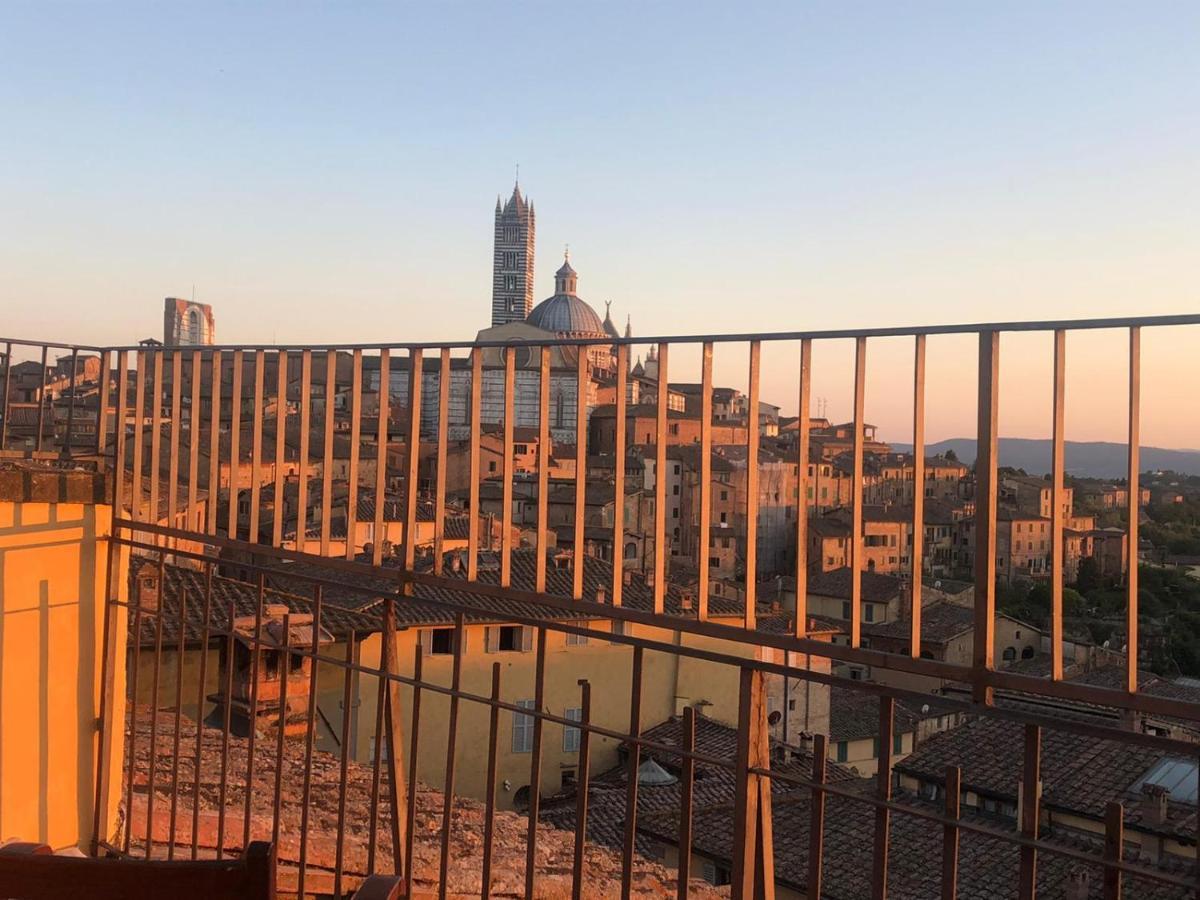 Apartamento La Terrazza Sul Duomo Siena Exterior foto